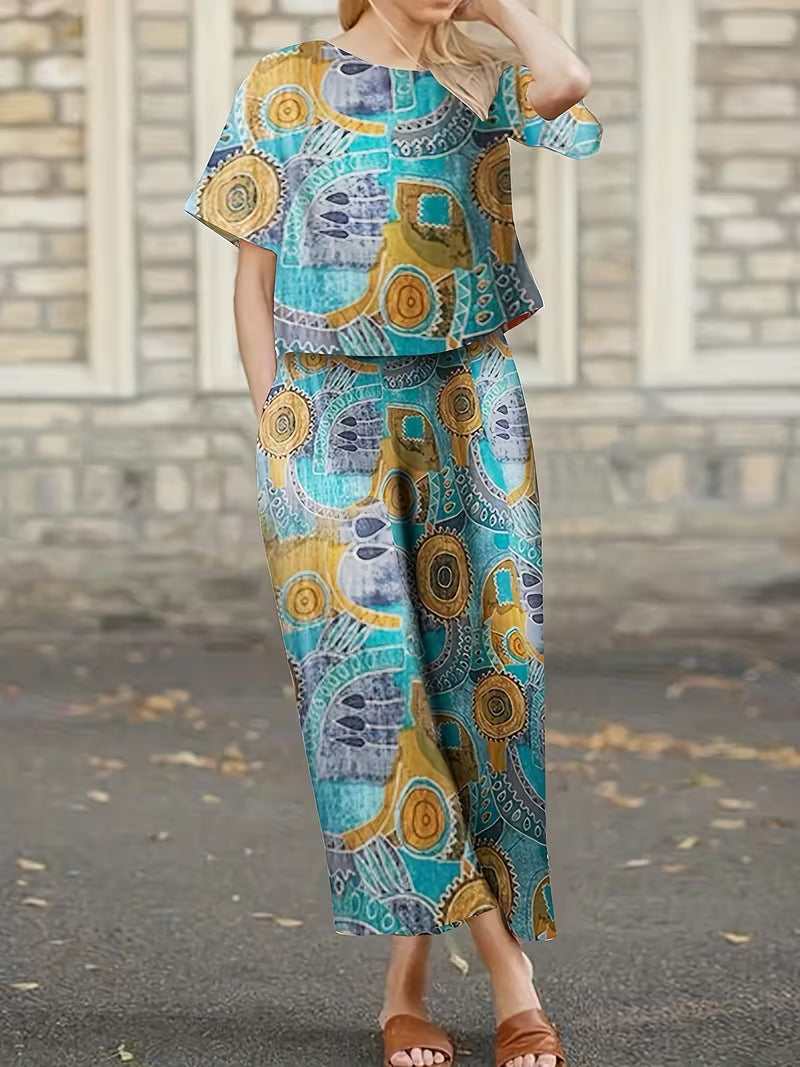 Plus-Size Short-Sleeved Two-Piece Set for Outerwear, Featuring an Ethnic-Style Printed Pants And Top Suit