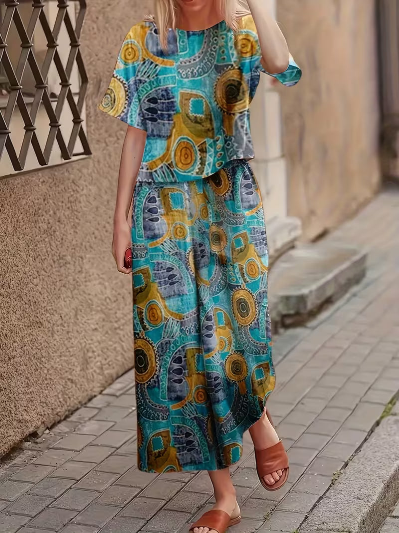 Plus-Size Short-Sleeved Two-Piece Set for Outerwear, Featuring an Ethnic-Style Printed Pants And Top Suit