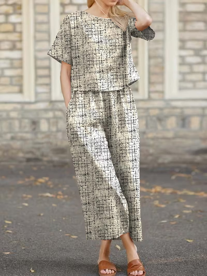Soft Outfit Featuring a Short-Sleeve Top And Long Pants, with Easy Side Pockets